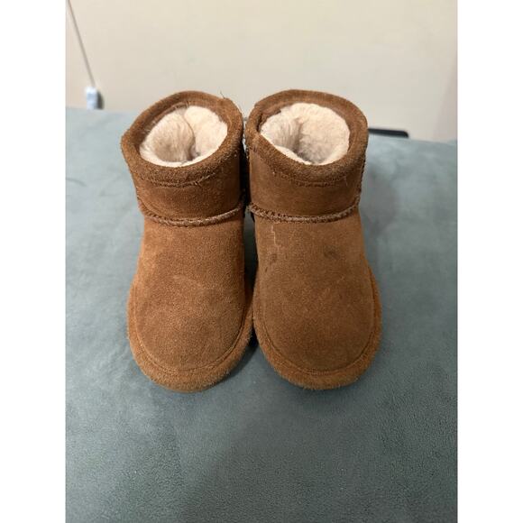 Size 6 Toddler Bearpaw boots - Picture 1 of 6
